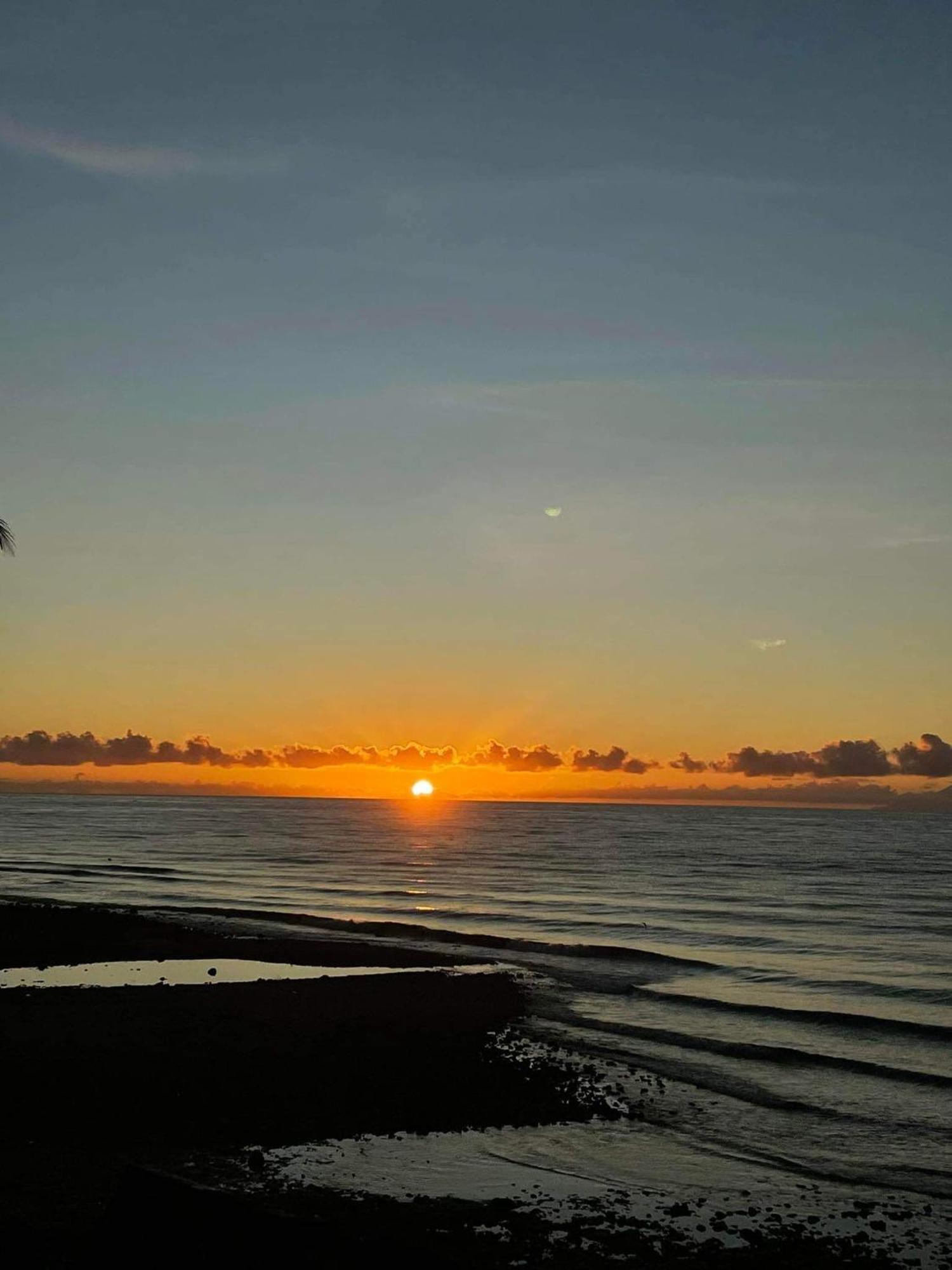 Spacious Seaview Studio In Lila, Bohol Hotel Kültér fotó